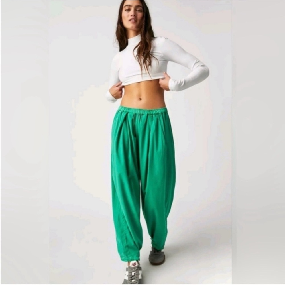 Free People To The Sky Parachute Baggy Pants in Lively Ivy Green, Size Small
